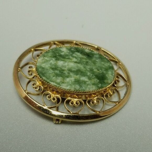 Vintage Oval Green Stone and 12k Yellow Gold Filled Filigree Frame Brooch - Picture 6 of 8